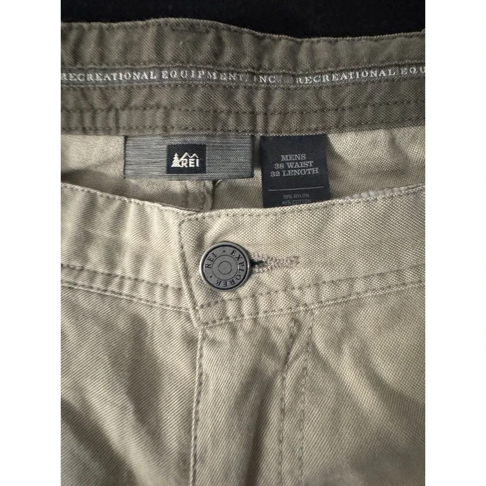 REI Cotton Khaki Pants /Zip Off Legs/size 38x32